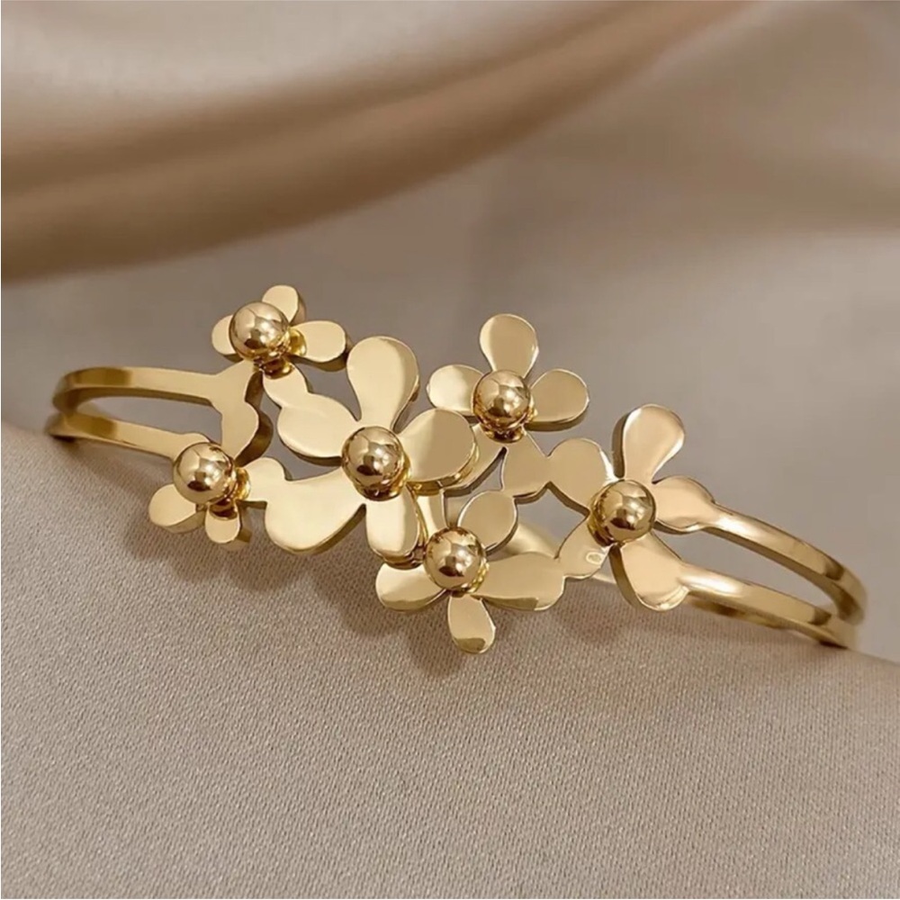 Gold Plated Stainless Steel Frivole Bangle Bracelet 6 Flower Petals Cuff Gifts